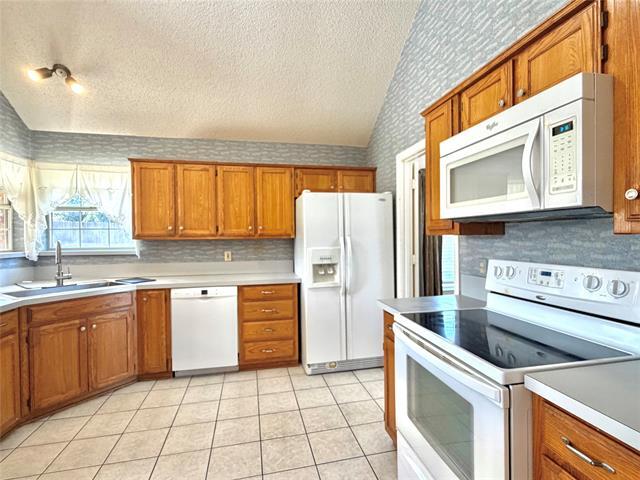 Building Photo - 2633 Bauer Dr