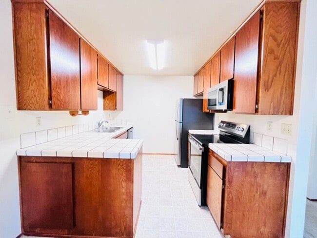Building Photo - Move-In Ready, 2BD/2BA, Upper-Level, Singl...