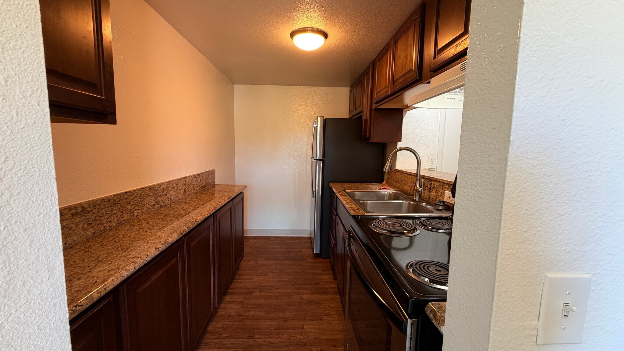 Building Photo - 5027 Guava Ave