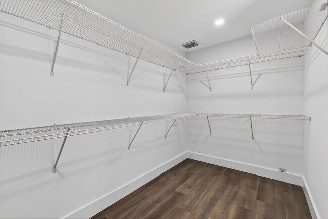 Building Photo - 122 Arlington Pl