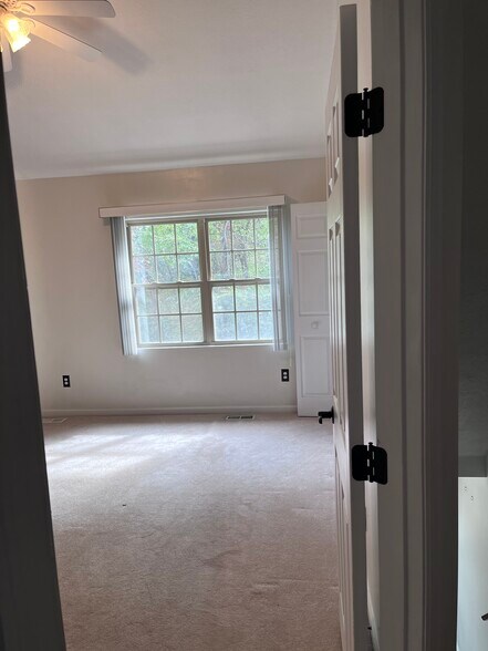 Bedroom 1 with 2 closets - 304 Berrington Ct