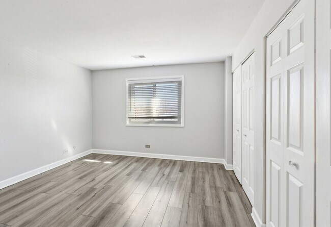 Building Photo - 501 McHenry Rd