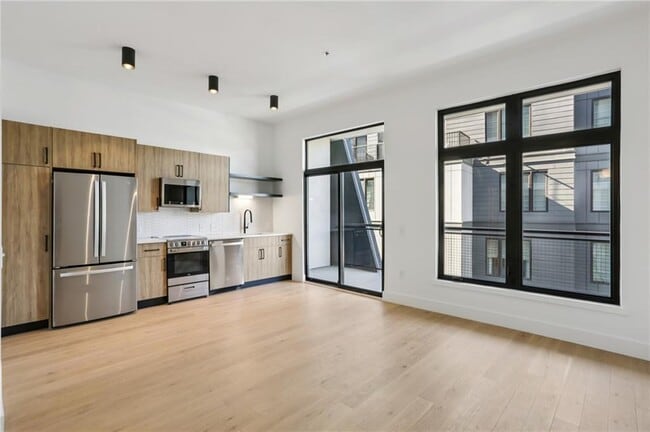 Building Photo - 567 Ponce De Leon Ave NE