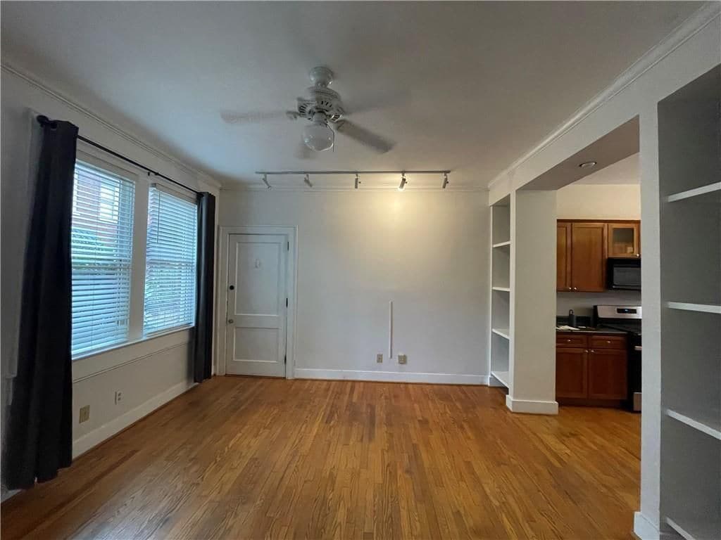 Building Photo - 1015 Piedmont Ave NE