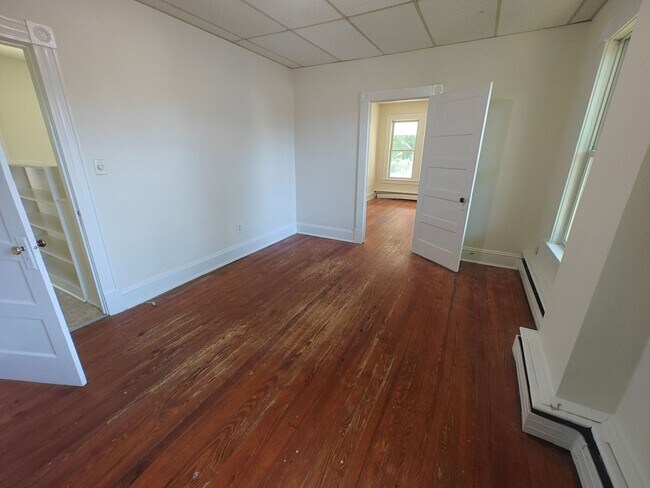 Building Photo - Three bedroom home in Midlothian