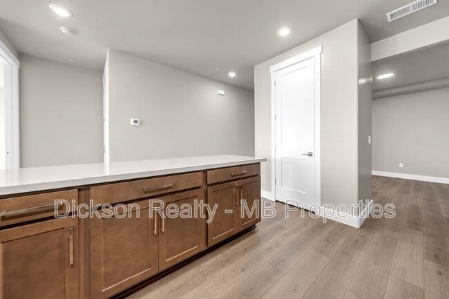 Building Photo - 3168 Orrizonte Ter