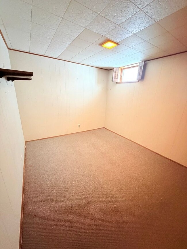 Building Photo - Beautiful 3 Bed 2 Bath Home