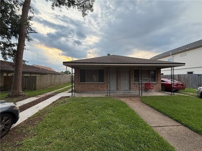 Primary Photo - 2212 Fenelon St