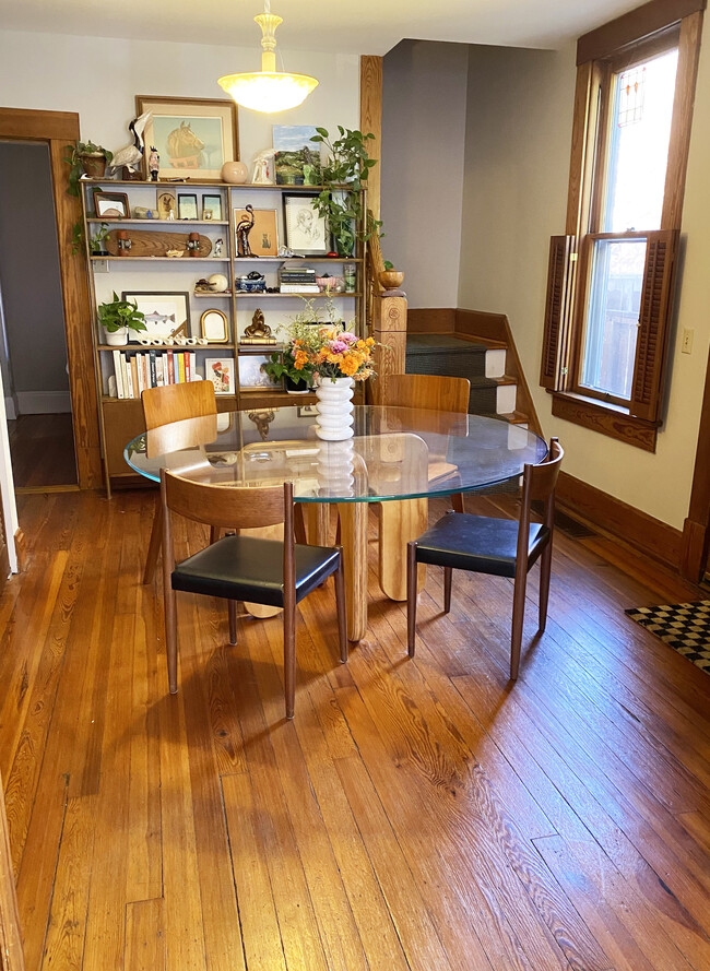 Dining room - 609 S Lazelle St