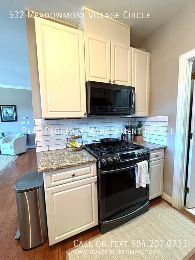 Building Photo - 532 Meadowmont Village Cir