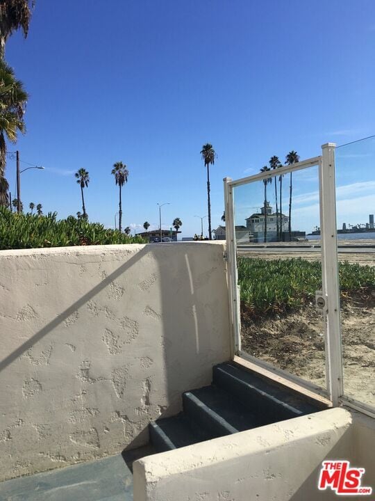 Building Photo - 25 S 15th Pl