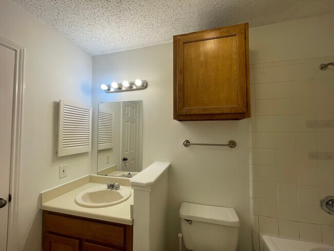 Building Photo - 2300 Old Spanish Trl