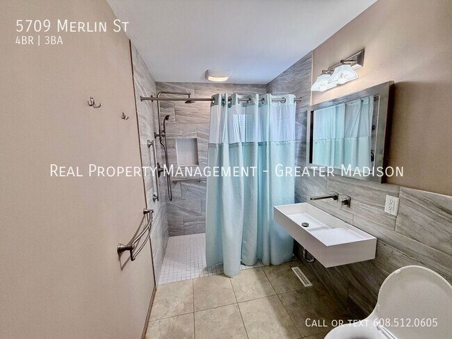 Building Photo - 5709 Merlin St