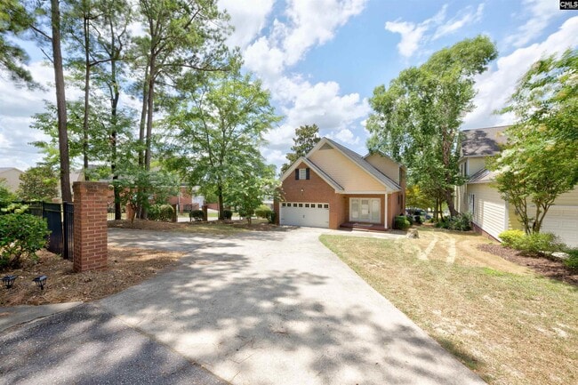 Building Photo - 2 Rose Dew Ln