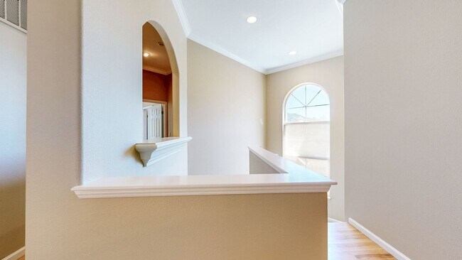 Building Photo - Gorgeous Home with private yards, large de...