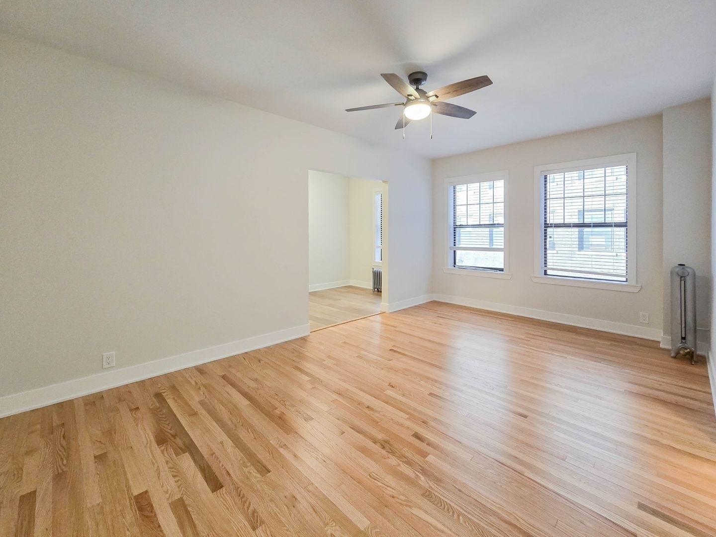 Building Photo - 623 W Briar Pl