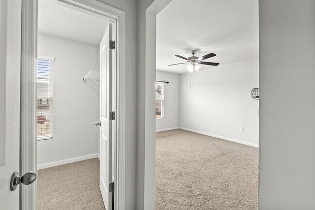 Building Photo - 4343 Newland St