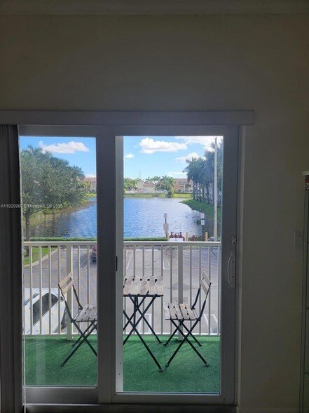 Building Photo - 10870 NW 88th Terrace