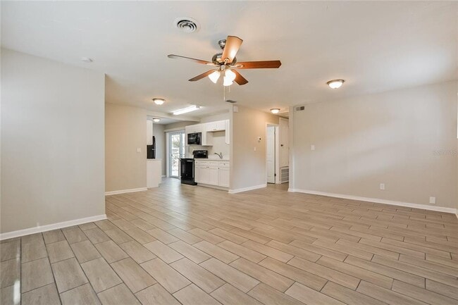 Building Photo - 1070 Emerald Dr