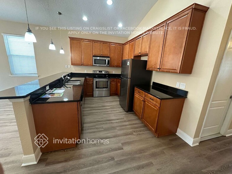 Building Photo - 533 Hibiscus Cove Dr