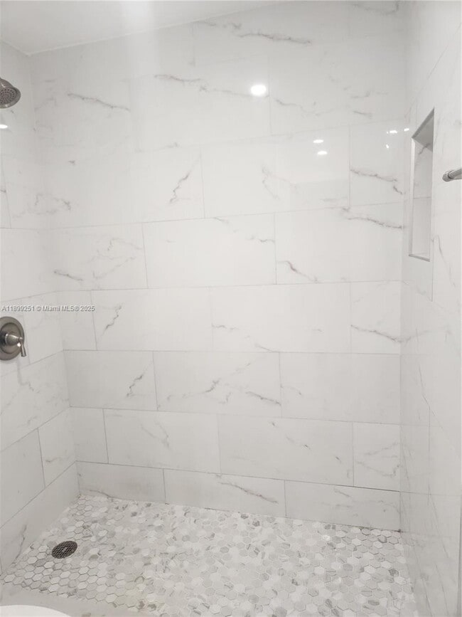 Building Photo - 802 NW 87th Ave