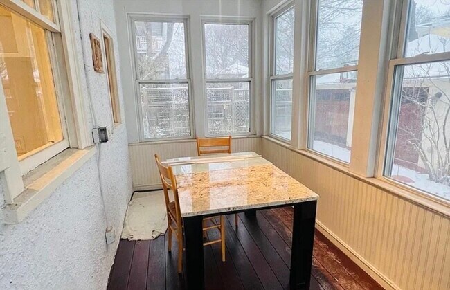 Building Photo - 31 Matchett St