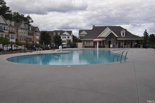 Building Photo - 5405 Cambridgeshire Loop