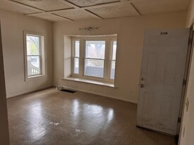 Building Photo - 871 Lake Ave