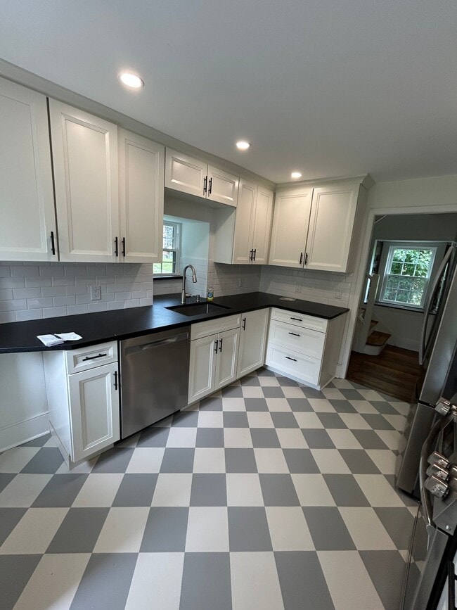 Building Photo - 369 Byram Kingwood Rd