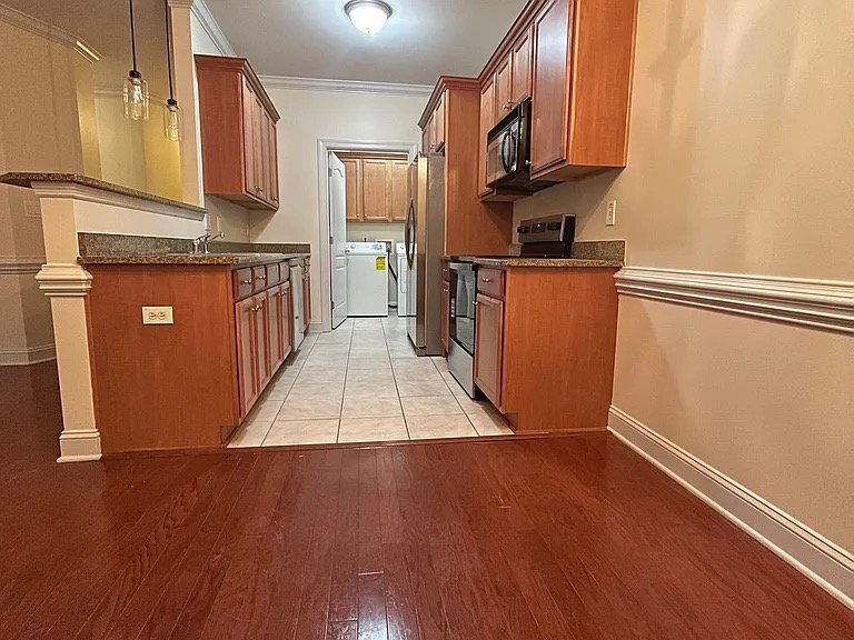 Building Photo - 212 Fountainhead Ln