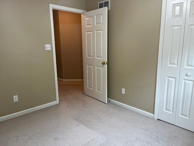 Building Photo - Beautiful 3-Bedroom Home in Penn Manor Sch...