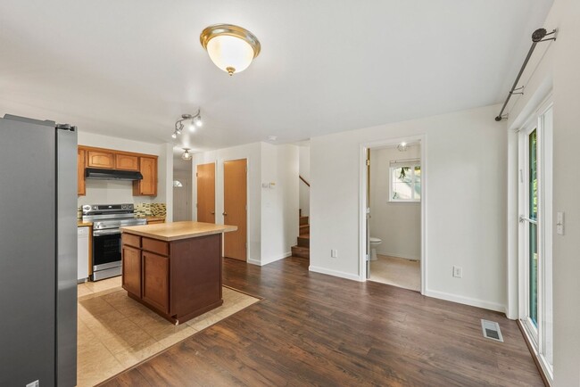 Building Photo - Clearwood Community Home in Yelm For Rent!...