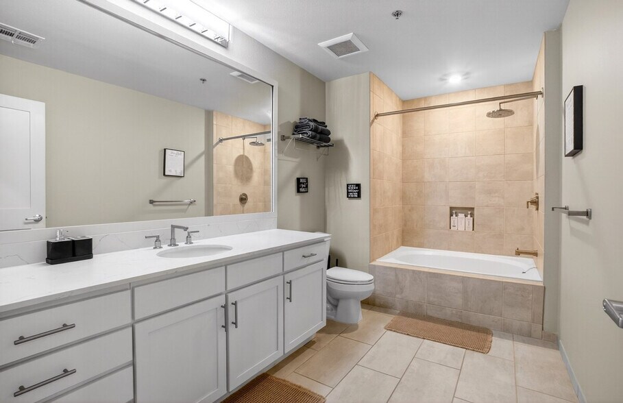 Building Photo - 110 N Boston Ave