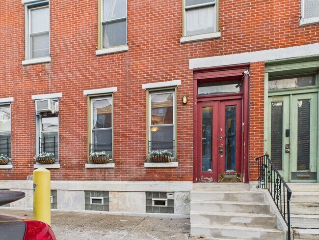 Building Photo - 557 N 16th St