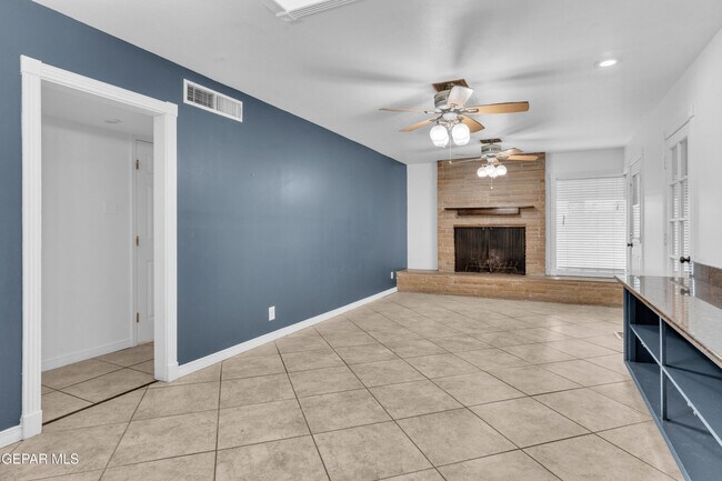 Building Photo - 4200 Wallington Dr