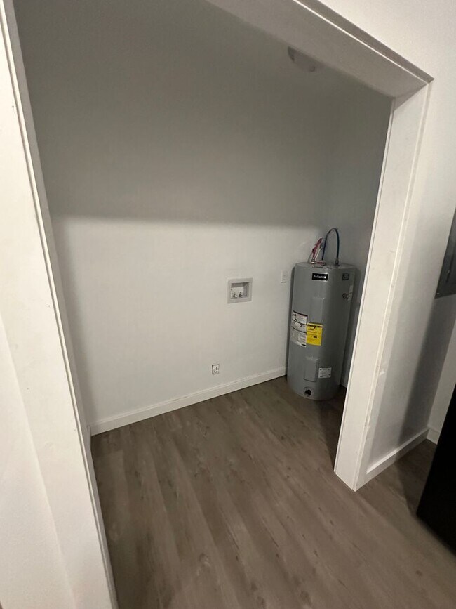 Building Photo - Spacious Townhome Available Soon