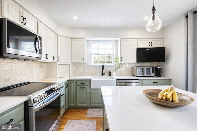 Building Photo - 708 Kings Croft Dr