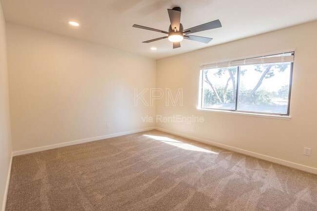 Building Photo - 955 Academy St