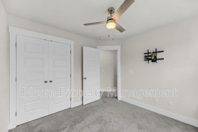 Building Photo - 7770 Park Gate Dr