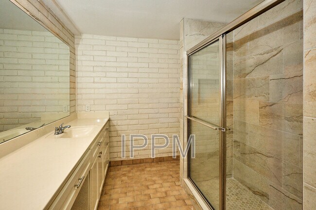 Building Photo - 5108 Manana Cir
