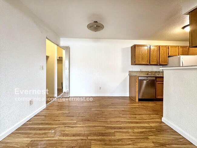 Building Photo - 10150 E Virginia Ave