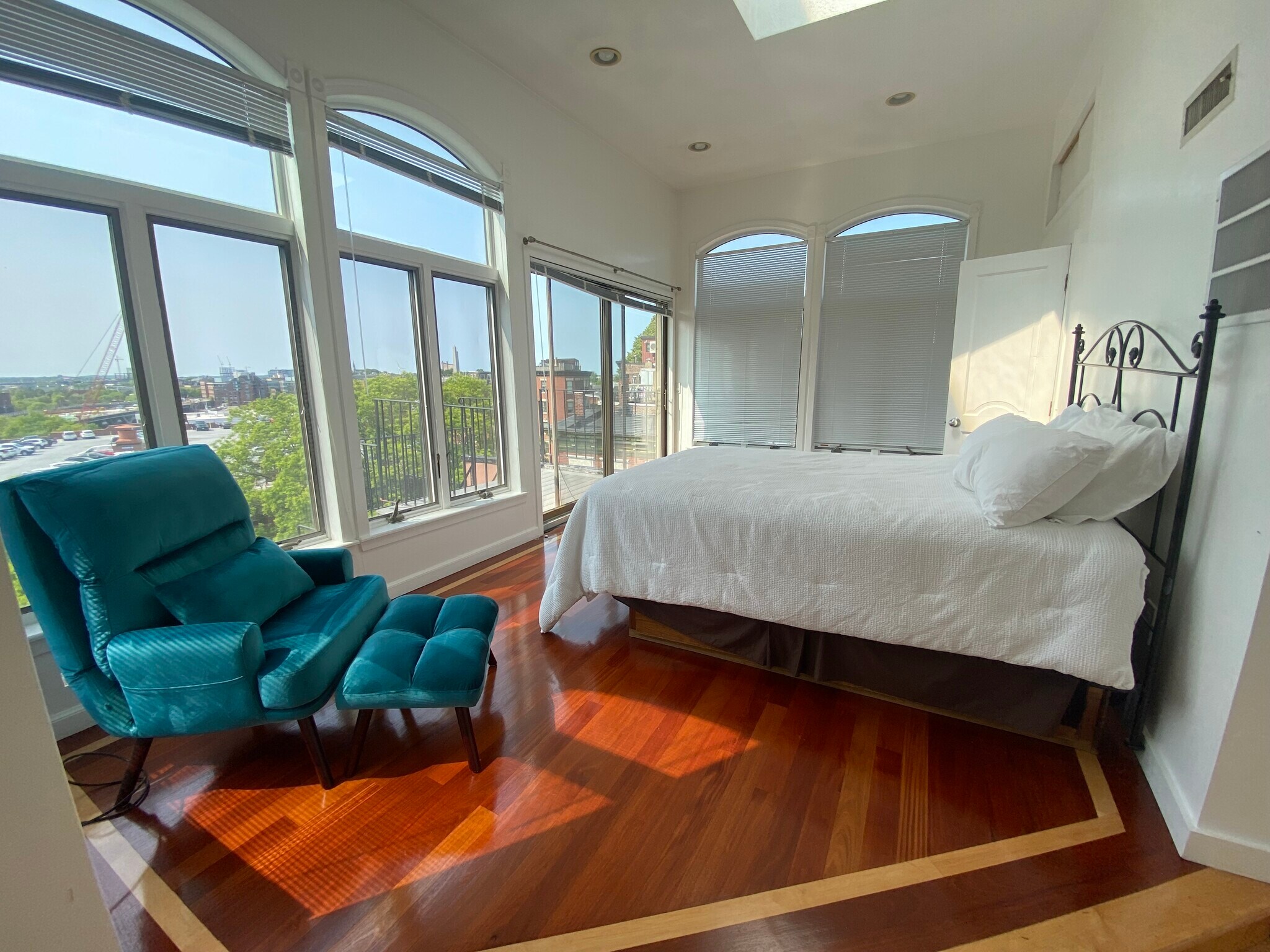 Building Photo - 21 Snow Hill St