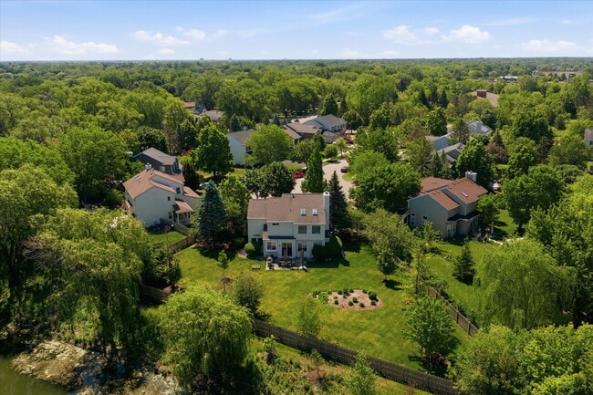 Building Photo - Stunning Mundelein Home on a Quiet Cul-de-Sac with Pond Views
