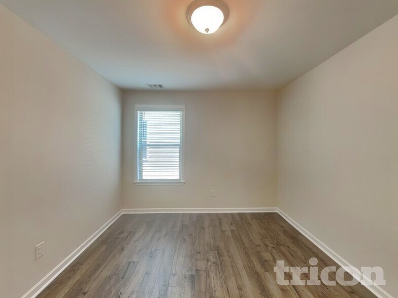 Building Photo - 196 Chapelcrest Ln