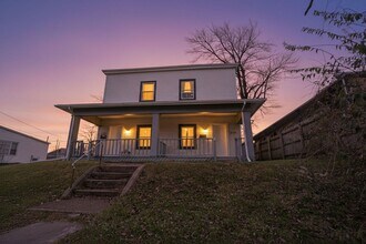 Building Photo - 1997-1999 W Broad St