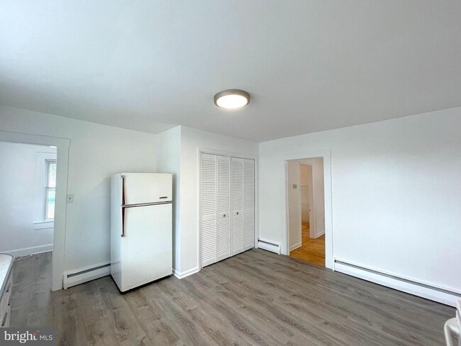 Building Photo - 590 Hallowing Point Rd