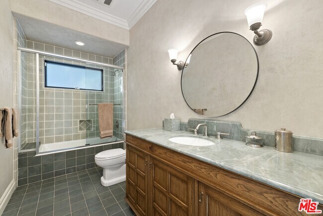 Building Photo - 2325 Duxbury Cir