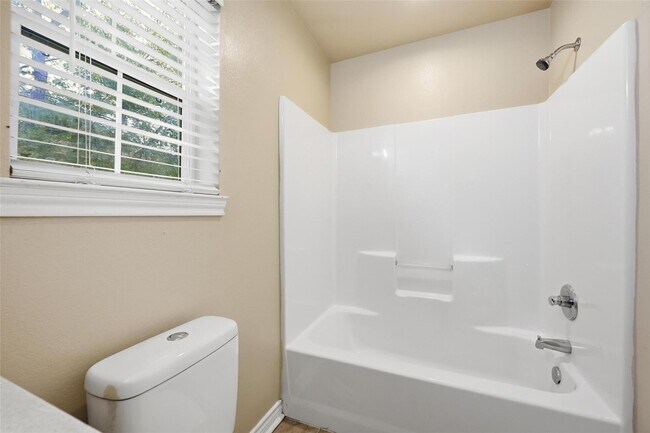 Building Photo - 728 W Walker St