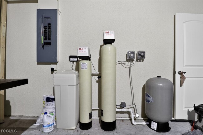 Building Photo - 4301 NW 36th Pl