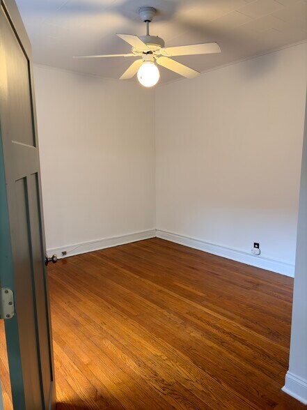 Building Photo - 3722 N Sheffield Ave